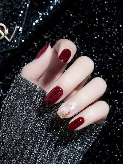 Top những mẫu nail vẽ đẹp giúp bạn tỏa sáng trong mùa cuối của năm