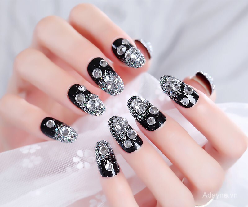 Bộ Sưu Tập 33+ Mẫu Nail đính đá Sang Trọng Cho Quý Cô Dự Tiệc Cuốn Hút Mọi ánh Nhìn • Adayne.vn