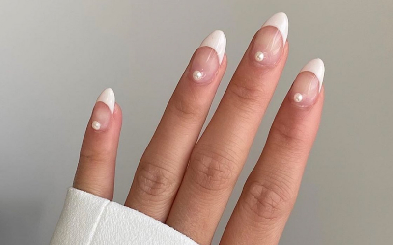 Top 7 mẫu nail đơn giản sang trọng cho nàng thêm ấn tượng