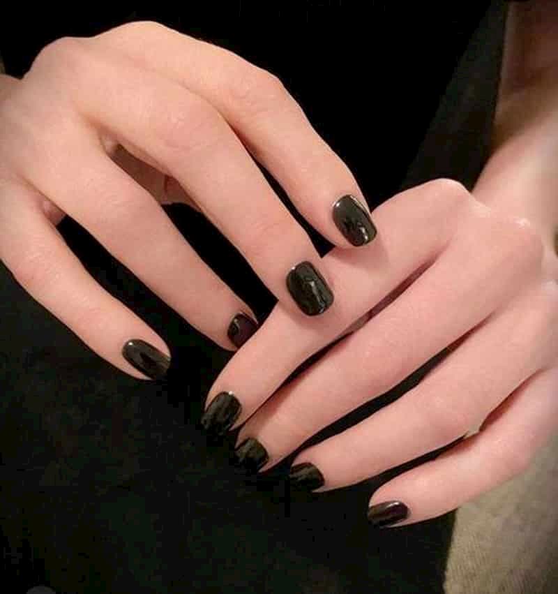 100+ Mẫu nail màu đen đẹp, huyền bí và sang chảnh