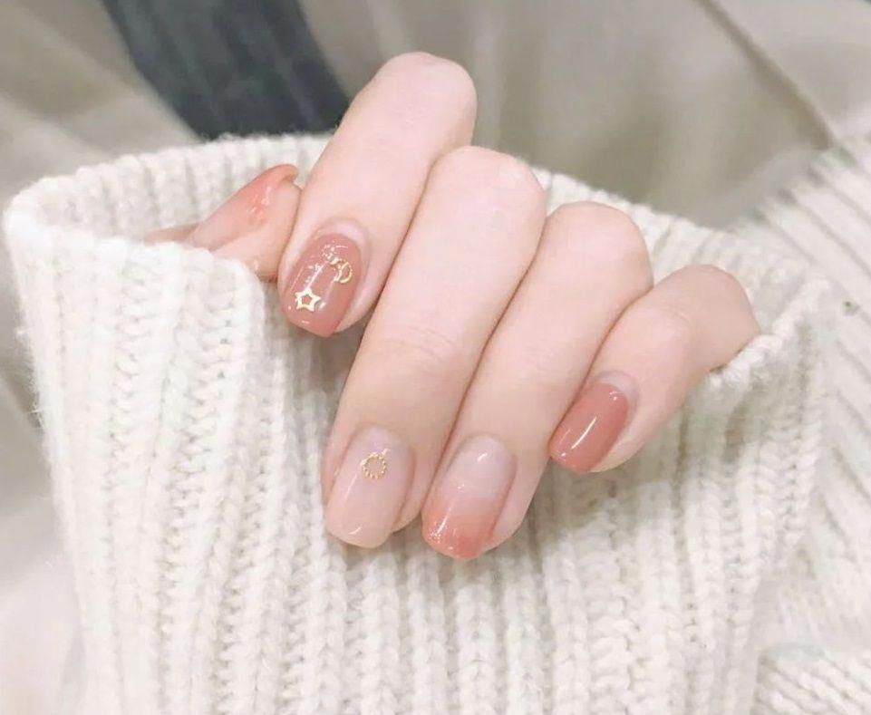 3 Mẫu nail đơn giản dễ thương “chất như nước cất”