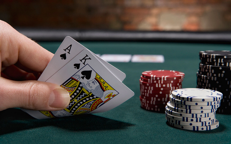 Hướng dẫn chi tiết về cách chơi poker cho người mới bắt đầu!
