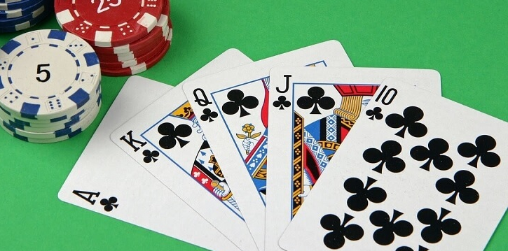 Sảnh đồng chất là gì? Mẹo chơi Straight Flush hiệu quả