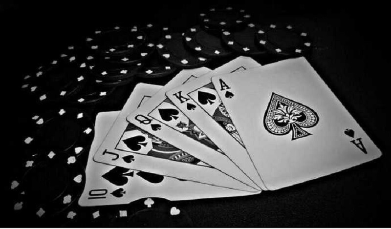 Sảnh đồng chất là gì? Hiểu về nguồn gốc của Quinte Flush