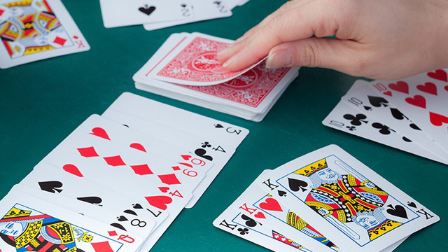 Quân Bài Tẩy Là Gì? Vai Trò Của Quân Bài Tẩy Trong Poker