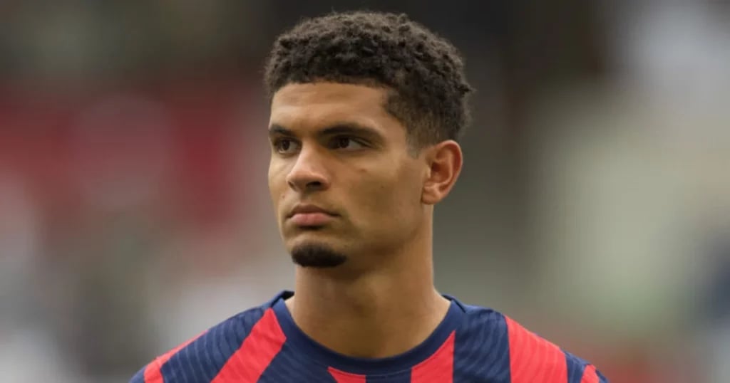 Miles Robinson Biography: Net Worth, Salary, Family, Lifestyle And Career Stats