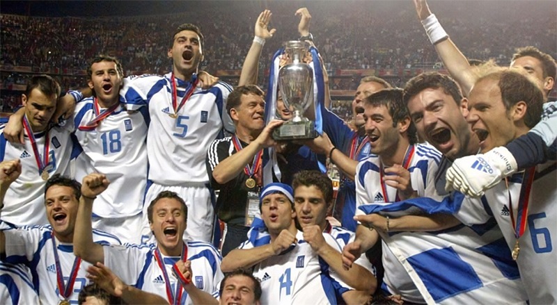 Catenaccio là gì? Tìm hiểu chiến thuật catenaccio trong bóng đá.