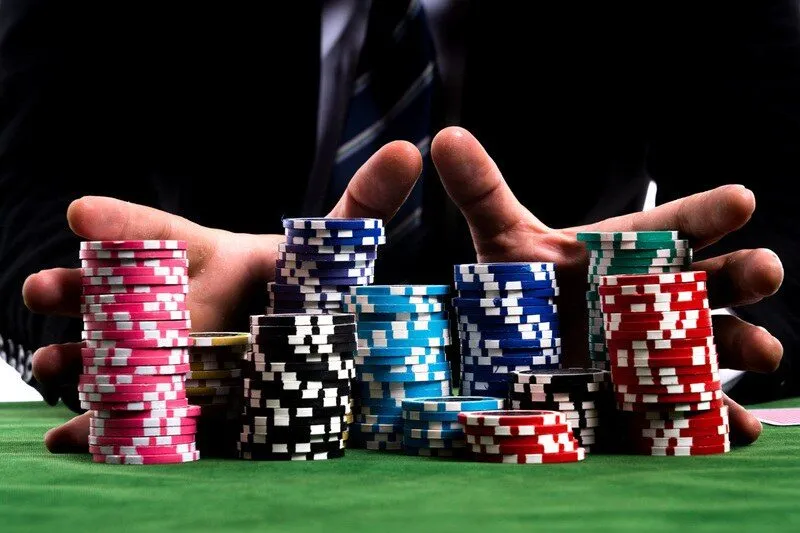 Tâm lý chơi Poker - Phân tích tâm lý người chơi trong trò chơi