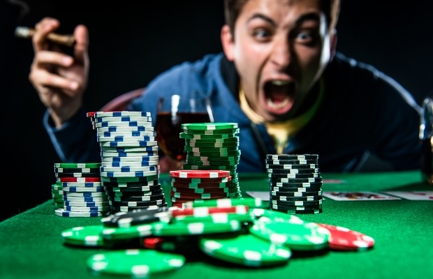 Mặt poker là gì? Bí quyết giữ bình tĩnh khi chơi poker