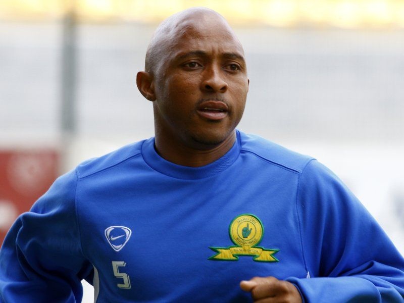 Cầu thủ Benedict Vilakazi - 1,57m