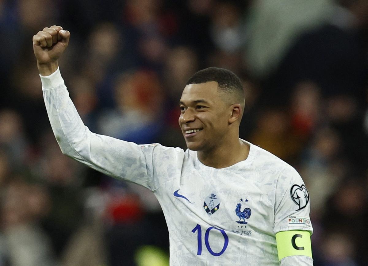 Mbappe vào top 5 tiền đạo hay nhất lịch sử bóng đá Pháp